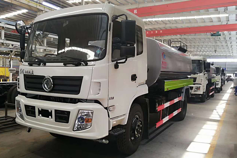 東風(fēng)專底灑水車 （12立方）
