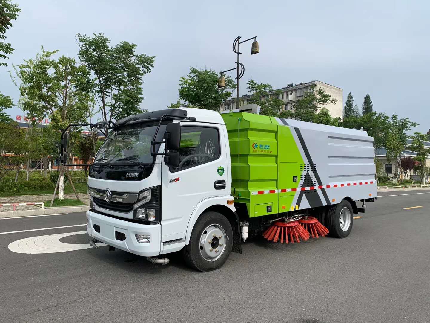 東風(fēng)大多利卡8噸掃路車