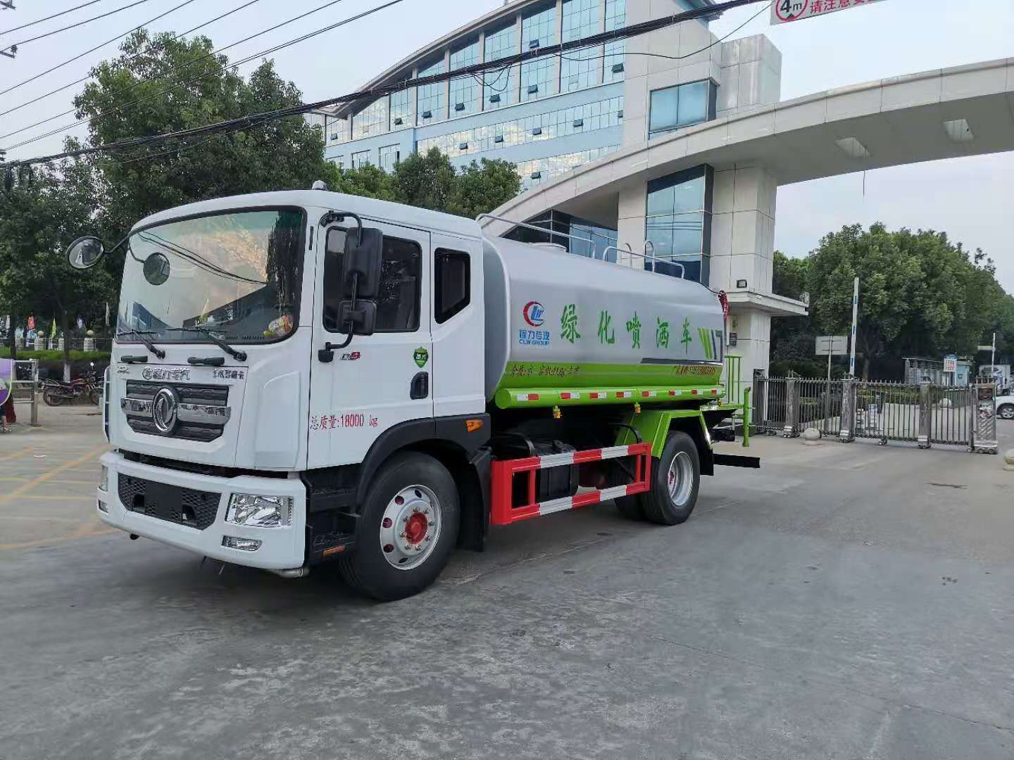 東風(fēng)多利卡12-15噸綠化抑塵噴灑車