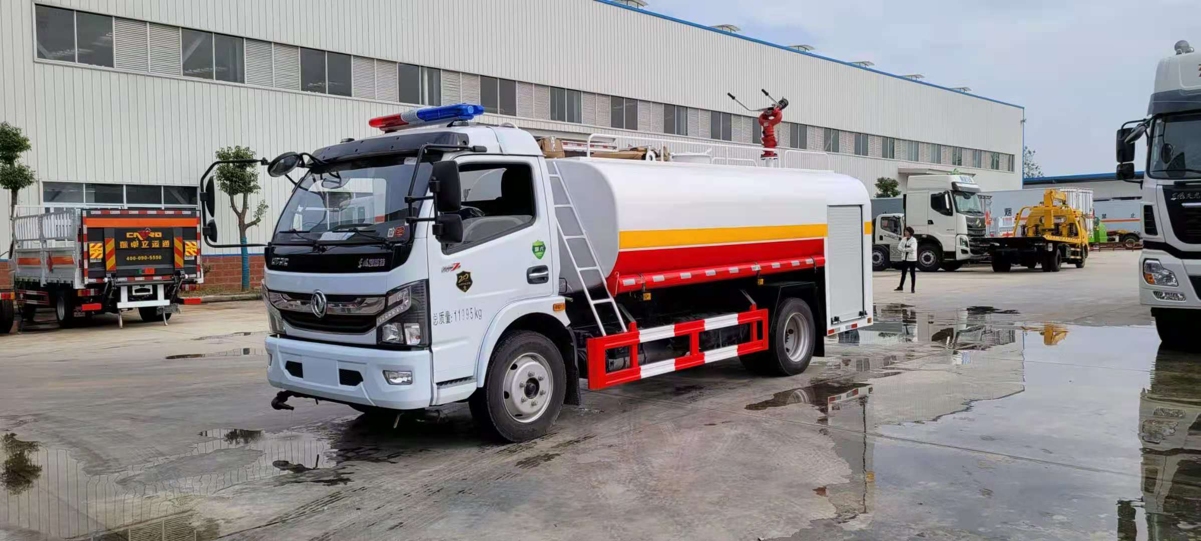 東風多利卡8噸消防灑水車
