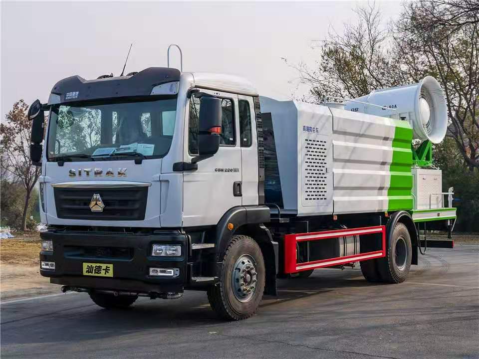 重汽汕德卡12噸多功能抑塵車