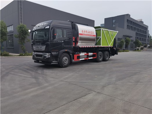 重汽豪沃后雙橋同步封層車