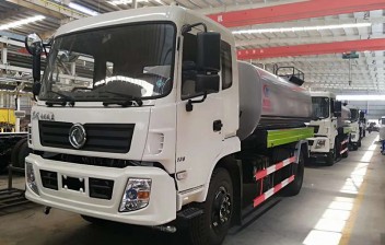 東風(fēng)專底灑水車 （12立方）
