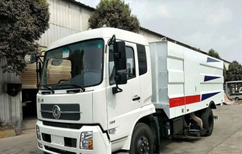 東風(fēng)天錦吸塵車