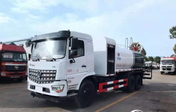 東風(fēng)專(zhuān)底16立方后雙橋多功能抑塵車(chē)