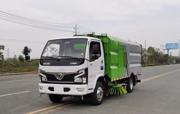 東風(fēng)小多利卡6噸洗掃車（3立方水箱3立方垃圾箱）