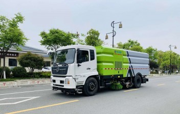 東風(fēng)天錦12噸掃路車(chē)