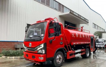 東風(fēng)多利卡4.5噸消防灑水車(chē)