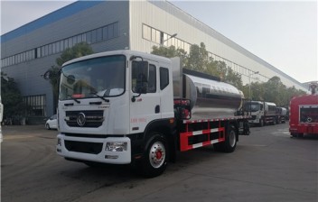 東風(fēng)D8-10噸智能型瀝青灑布車